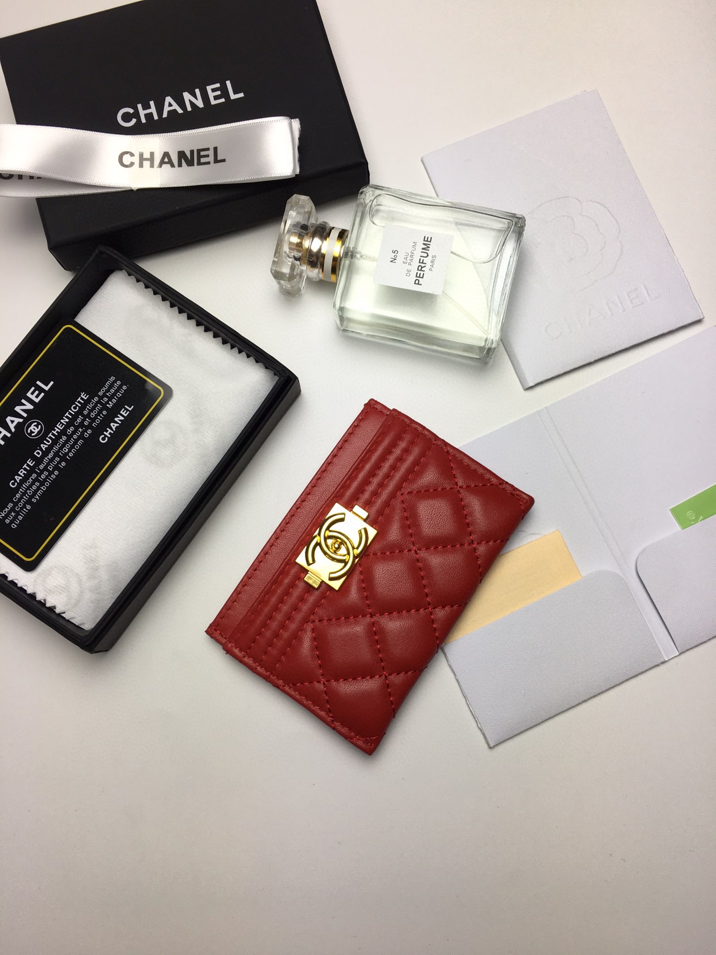 芸能人愛用Chanel シャネル 実物の写真 N品スーパーコピー財布代引き対応国内発送後払い安全必ず届く優良サイト